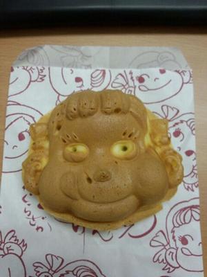 目が逝っているペコちゃん焼き