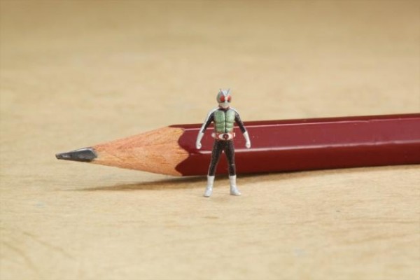 約1.5cmの極小フィギュアシリーズ「MICRO」登場!