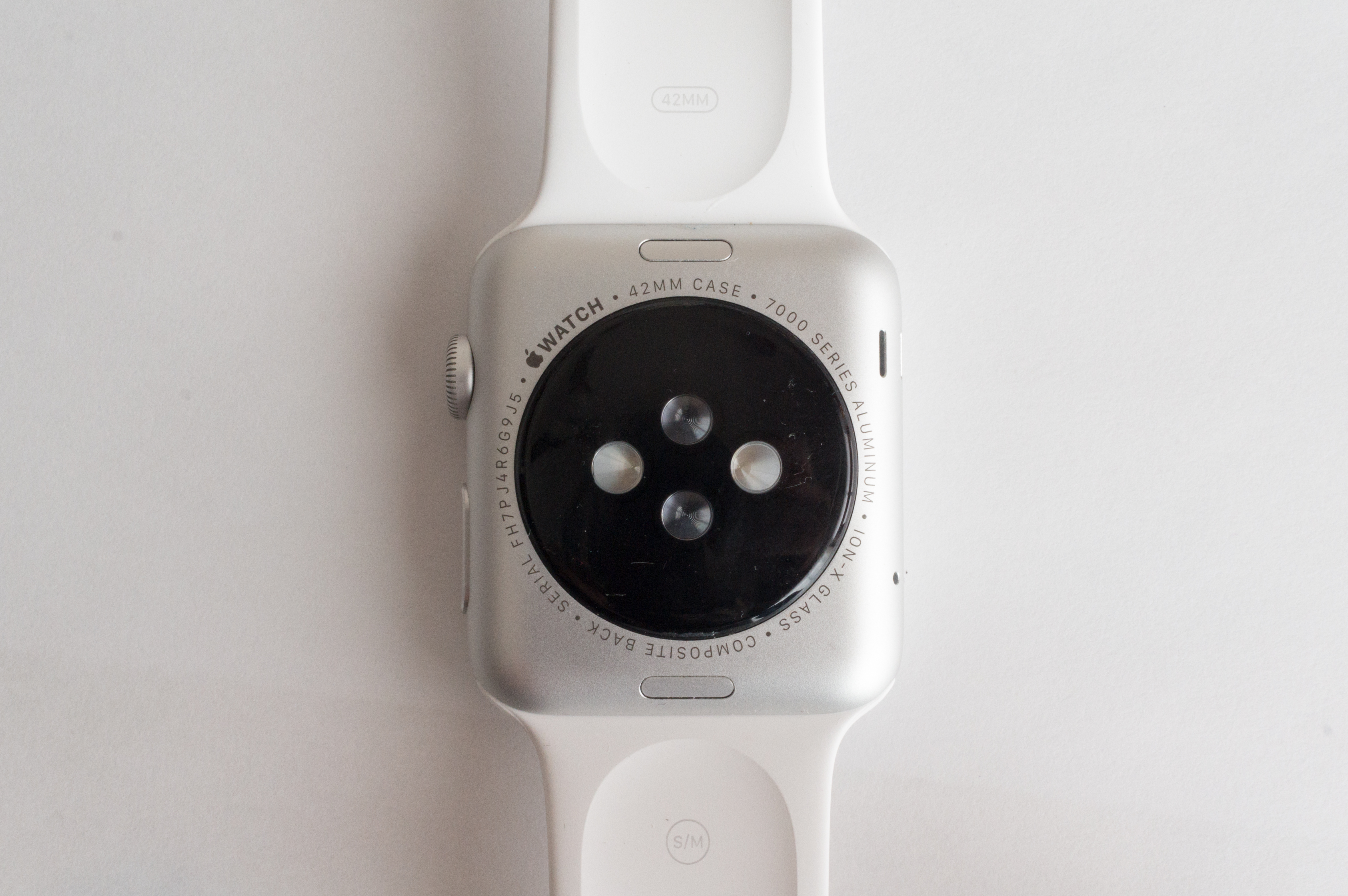 大きめ写真で見る、Apple Watch Sports 42mm ホワイトスポーツバンド | Hinemosu