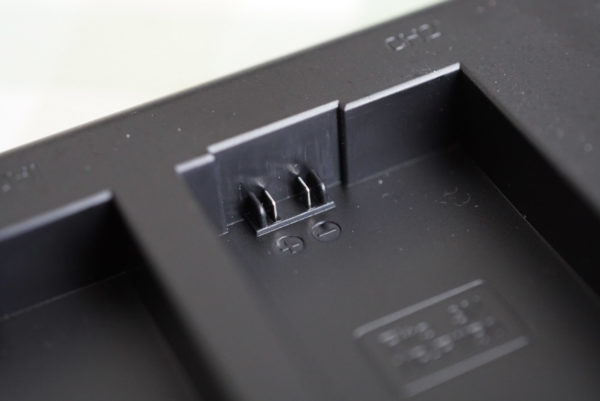 互換品のバッテリーや充電機を使うときはT端子の有無に注意