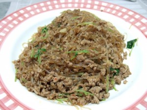 ひき肉と春雨の中華風煮込み